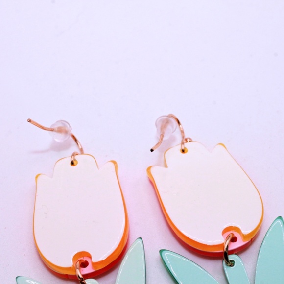 Tulip Earrings - Picture 3 of 4